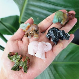 Elephant carving • small gemstone elephant, Crystal elephant Totem Gift, Good luck Elephant Spirit animal home decor display