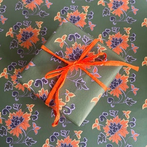 Papier d'emballage floral recyclé