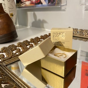 1983 Vintage Avon Stackable Ring in Original Packaging SIZE 7
