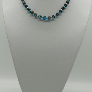 40166 Chic fashion chain in blue and copper-colored glass crystals. image 2