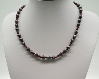 40277 Dark Pearl Necklace with Garnet Pearls