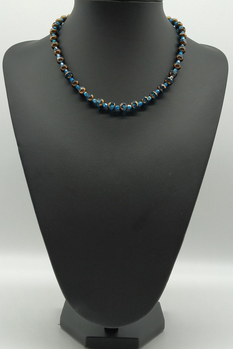 40166 Chic fashion chain in blue and copper-colored glass crystals. image 4