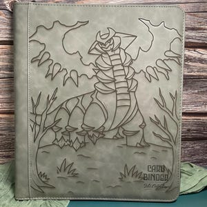 Raccoglitore per carte collezionabili "Top Loader" personalizzato con incisione laser - Contenitore in similpelle personalizzato per collezionisti di carte collezionabili TCG
