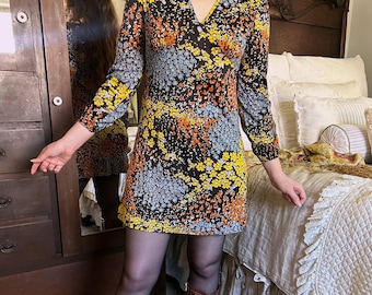 Vintage 60s Mini Dress: Psychadelic Floral Print, Long Sleeves, Autumn Colors, V-Neck, Empire Waist