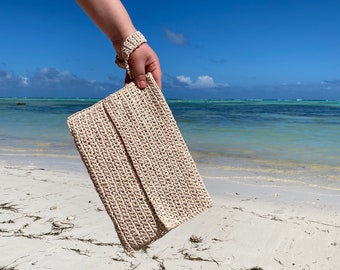 Crochet Raffia Clutch Pattern: Cap Cana Summer Bag (PDF)