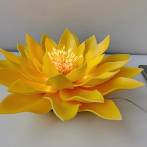 Lotus Small Table Lamp Fairy Flower Yellow Night Lamp Yoga Meditation Spiritual Decoration Cozy USB Lotus Night Lamp