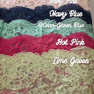 Triangular Chapel Veil / Catholic / la Mantilla / Short Chapel Veil