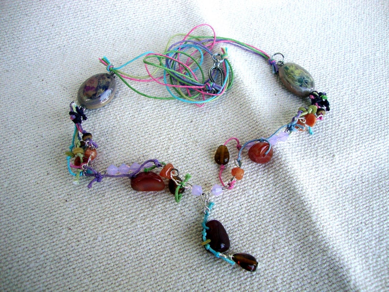 Collier coloré Perles & cabochons bois image 1