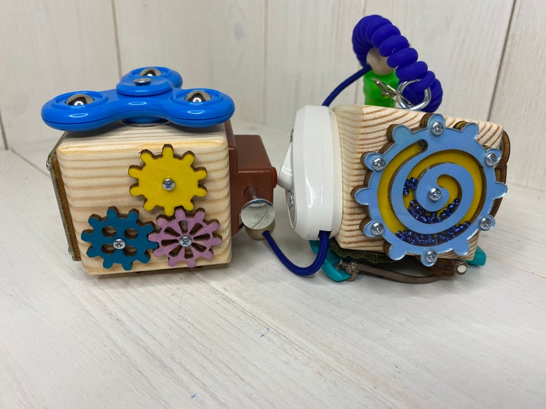 Toy for travel Activity cube for travel Busy cube Montessori toy Busy toddler toy Mini busy board Travel activity toy Unusual toy Baby gift