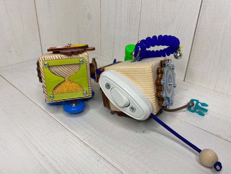 Toy for travel Activity cube for travel Busy cube Montessori toy Busy toddler toy Mini busy board Travel activity toy Unusual toy Baby gift