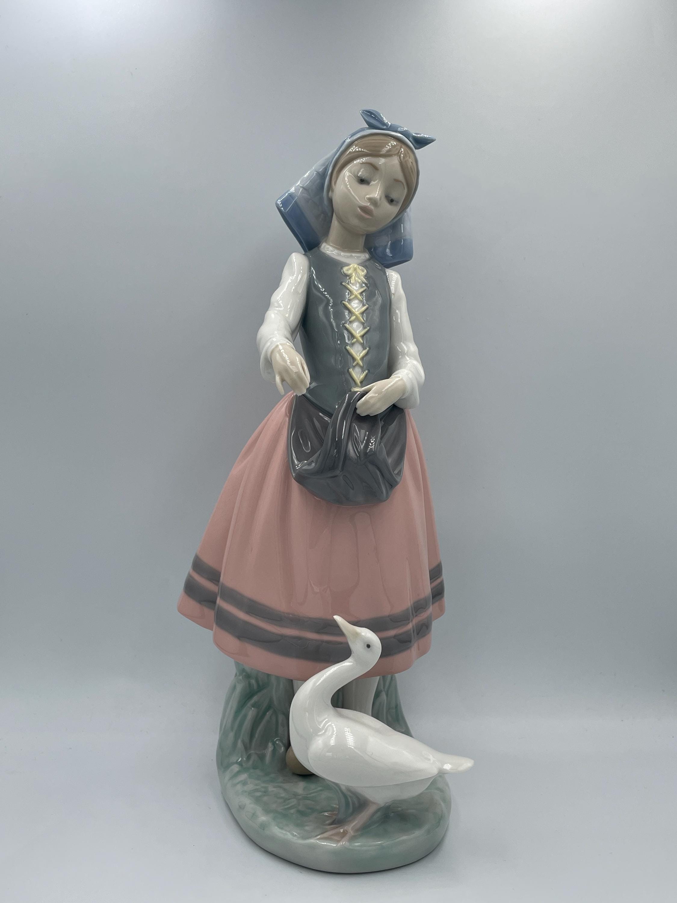 Lladro, Josepha Feeding Ducks, 5201 - Etsy