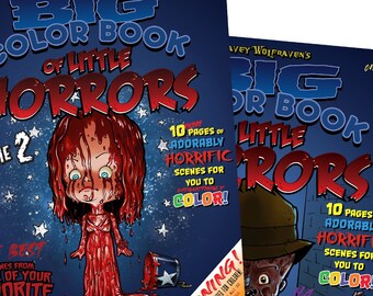 Puede incluir: Dos libros para colorear con temática de terror. Las portadas presentan ilustraciones de una niña cubierta de sangre y un hombre con un suéter a rayas y un cuchillo. El texto en las portadas dice "Big Color Book of Little Horrors" y "Volumen 2".