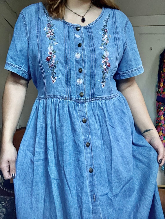 1990s Vintage Jane Ashley Plus-size Floral Embroid