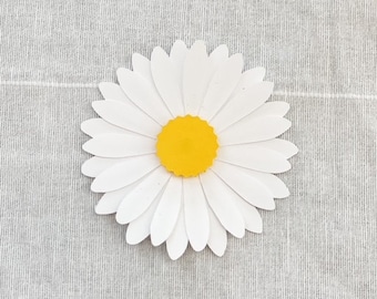 Paper Daisy - Paper Flower - Paper Confetti - Table Top Decor - Party Decor - Baby Shower - Daisy - Daisy Party - Mother's Day