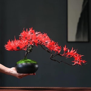VICKY YAO Design Aesthetic - Handgemachtes rotes künstliches Ahornblatt im realistischen Topf Bonsai Art 45 x 21 x 25cmH