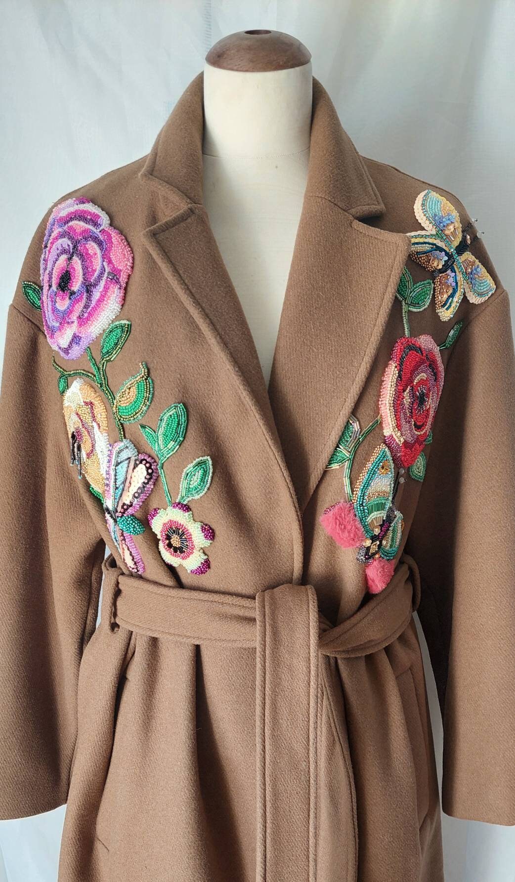 Cappotto in lana ricamato a mano, cappotto ricamato con perline ...