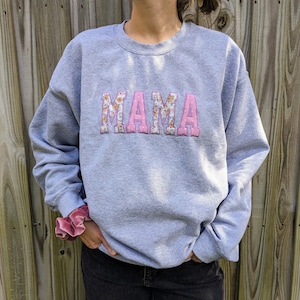 Mama Keepsake Sweatshirt, Mama Embroidered baby outfit Sweatshirt, Mama Sweatshirt with baby clothes, Mama Embroidered Applique Sweatshirt