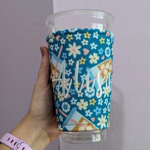 Blue Iced Coffee Cozy, Blue Floral Coffee Sleeve, Fall Iced Coffee Cozy, Cute Coffee Drink Cozy, Coffee Lover Gift, Trendy Floral Cozies