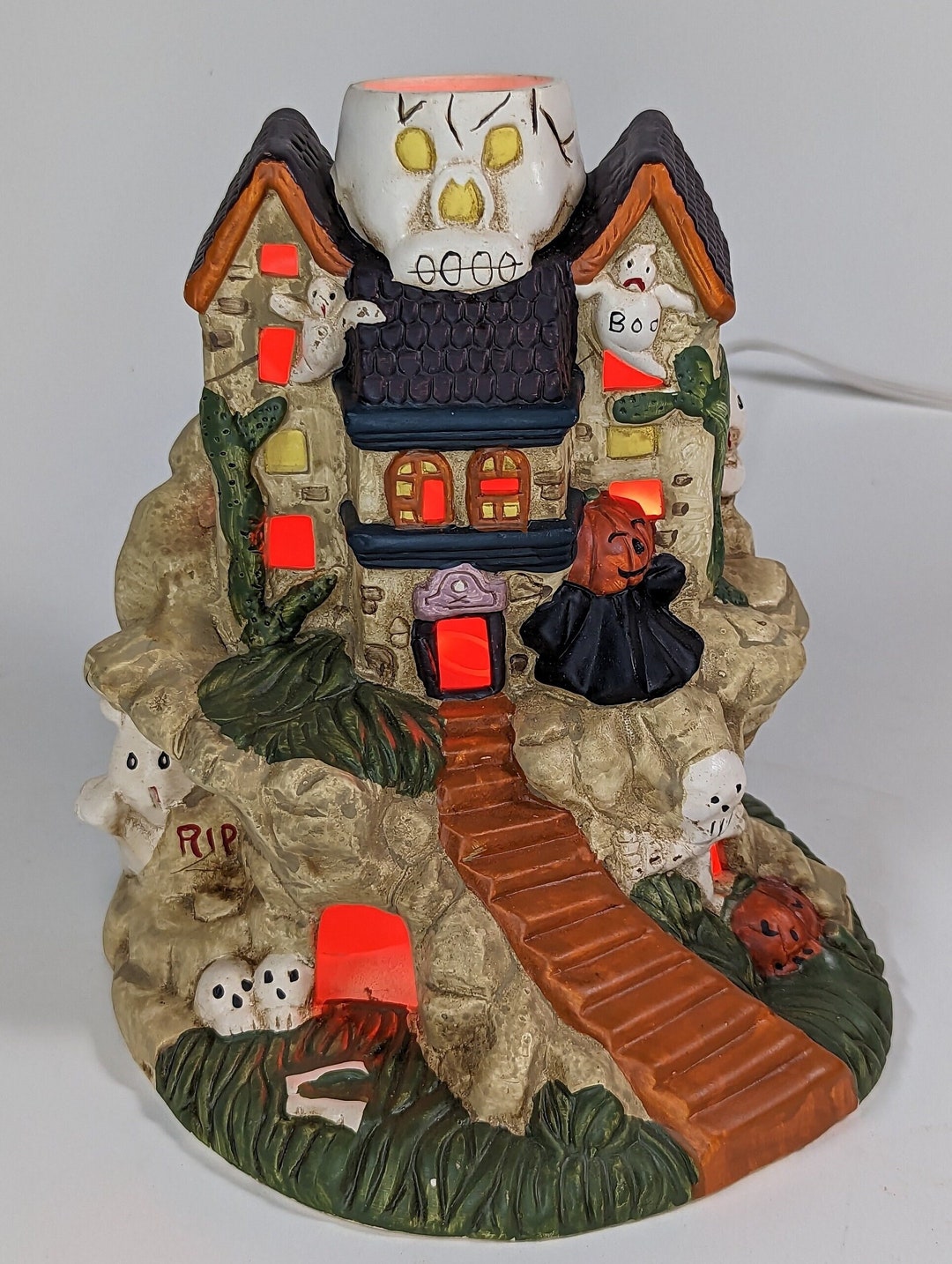 Elec Skull Duggery Ceramic Haunted House Halloween Lamp House Ghosts Graveyard Skull Crossbones