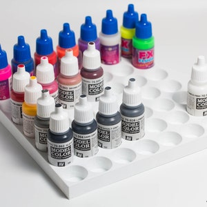The Army Painter Skin Tones Paint Set, 16 Acrylic Paints, 4 empty bottles  and 16 Mixing Balls for Advanced Techniques in Wargames Miniature Model
