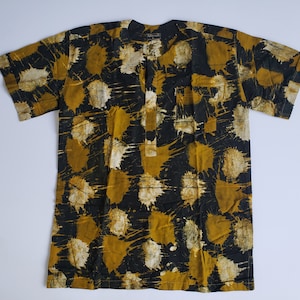 Men&#39;s Batik shirt with splotches.