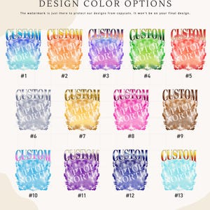 Pu&ograve; includere: Una tabella delle opzioni di colore del design con il testo "UPTOPNORTH" e "OPZIONI COLORE DESIGN". La tabella mostra 13 opzioni di colore, ciascuna con la parola "CUSTOM" e uno sfondo ad acquerello unico. La parte inferiore dell'immagine dice "INVIA LE TUE FOTO VIA EMAIL" e fornisce un indirizzo email.
