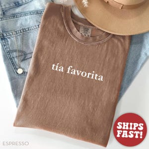 Comfort Colors® Tía Shirt, Titi Shirt, Funny Spanish Pregnancy Announcement for Sister