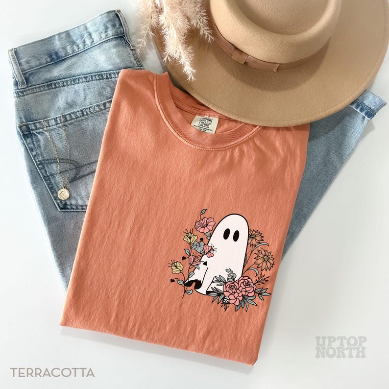 Comfort Colors® Summerween Shirt, Halloween Floral Ghost Shirt, Cottagecore Ghost Tee, Cute Halloween Shirt bild 3