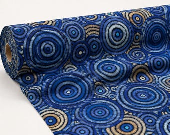 Blauwe geometrische stof op maat gesneden, print met concentrische cirkels, moderne abstracte woondecoratie.