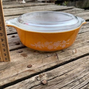 Pyrex Butterfly Gold Covered Casserole Dish