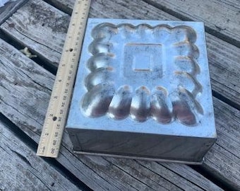 Vintage Metal Mold Pan 6" x 6" x 3"