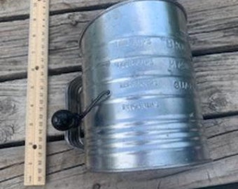 Vintage Bromwell's Metal 5 Cup Sifter