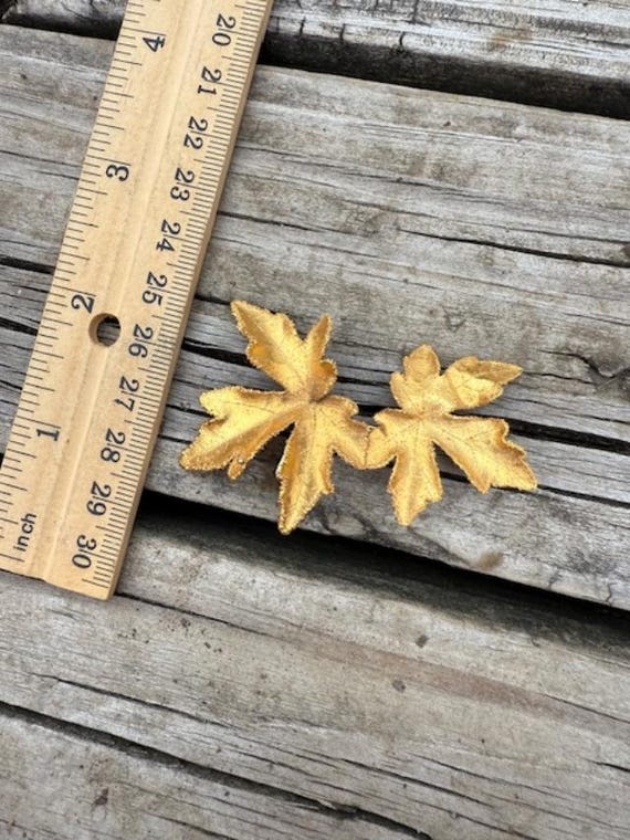 Vintage Gold Dipped Leaf Pin/Brooch - image 1
