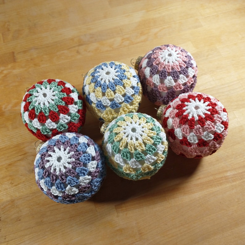 Crochet Pattern: Granny Christmas Bauble Ornament Ball image 5