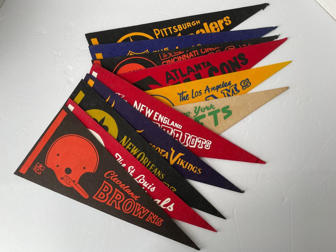 Vintage Felt Sports Pennants, 1960s / 1970s Vintage Football Pennants