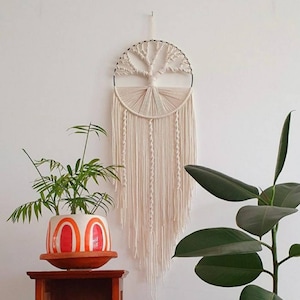 Handmade macrame &quot;tree of life&quot; wallhanging.