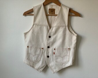 levis black denim vest