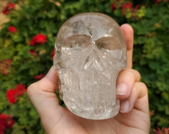 Cráneo de cristal de cuarzo transparente- Orgullosamente hecho en Brasil- semi activado en ceramonía vegetal en el espacio del altar azteca- herramienta chamán- herramienta ritual