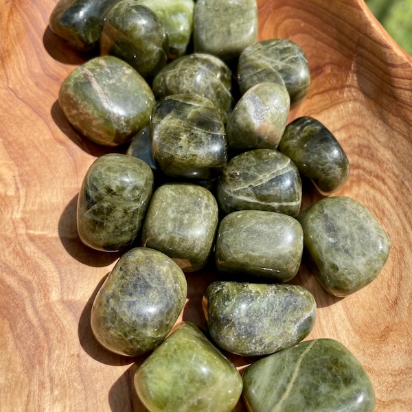 Beautiful Vesuvianute Tumbled Stone *Vesonite *Vasonite *Idocrase *Growth *Release *Change *Health *Spirituality