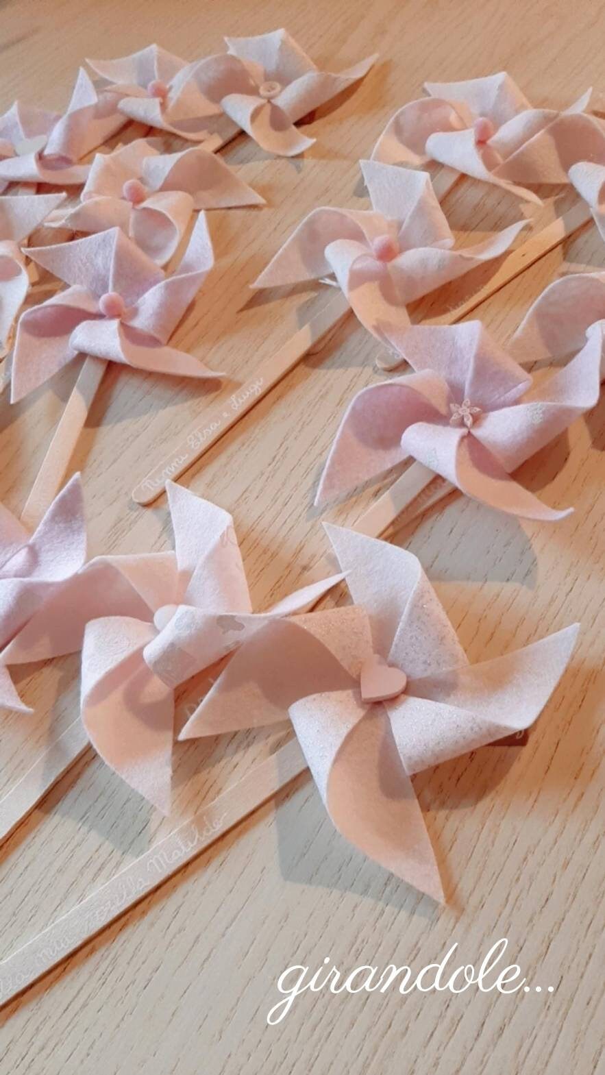 Tris colori - Bomboniera battesimo, comunione o nascita a forma di girandola rosa o azzurra