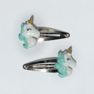 Silver girl&#39;s unicorn hair clips - green unicorn head