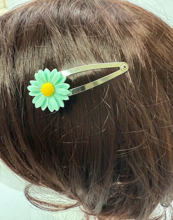 Vintage Daisy Floral Silver Painted Wide Hair Clip Vintage Vtg Silver Tone Daisy Flower Power Hair Barrette  main image 2