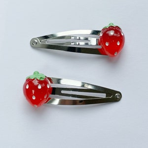 1 pair cute hair clips with strawberries
