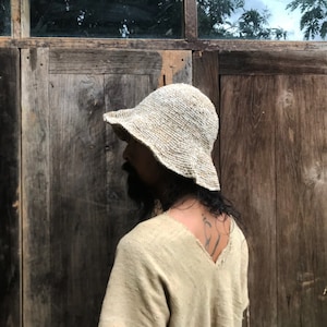 麻帽子、オーガニック麻帽子、かぎ針編み麻帽子、手作りかぎ針編み帽子、ユニセックス帽子、ビーチ帽子、ナチュラル帽子、天然染料麻帽子、麻サンハット、