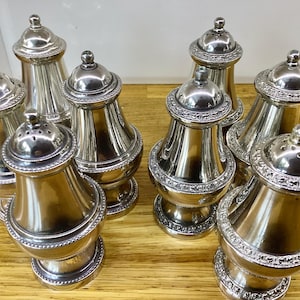 Coppie di saliere e pepiere placcate in argento, d'epoca e d'epoca