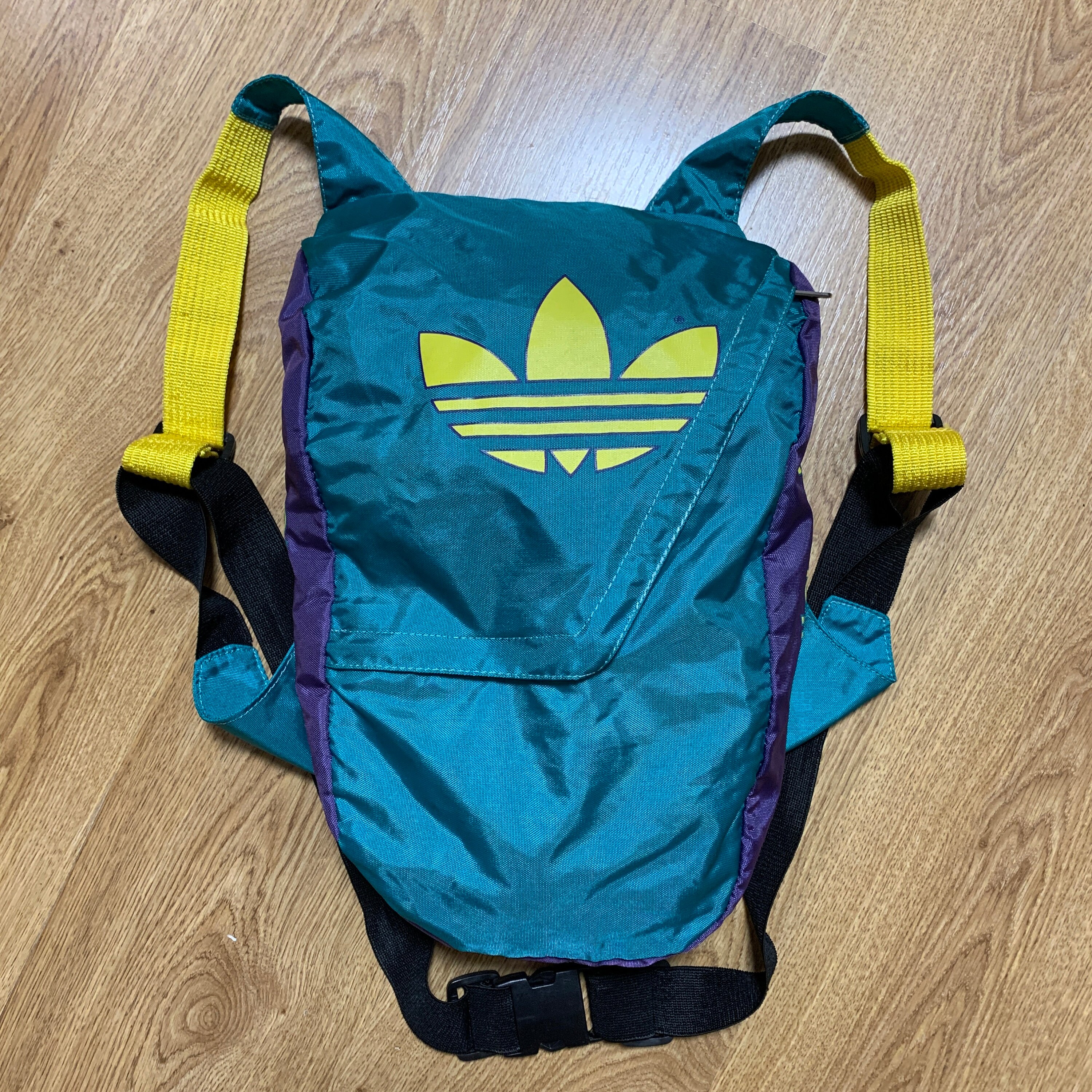 Adidas originals top classic backpack yellow