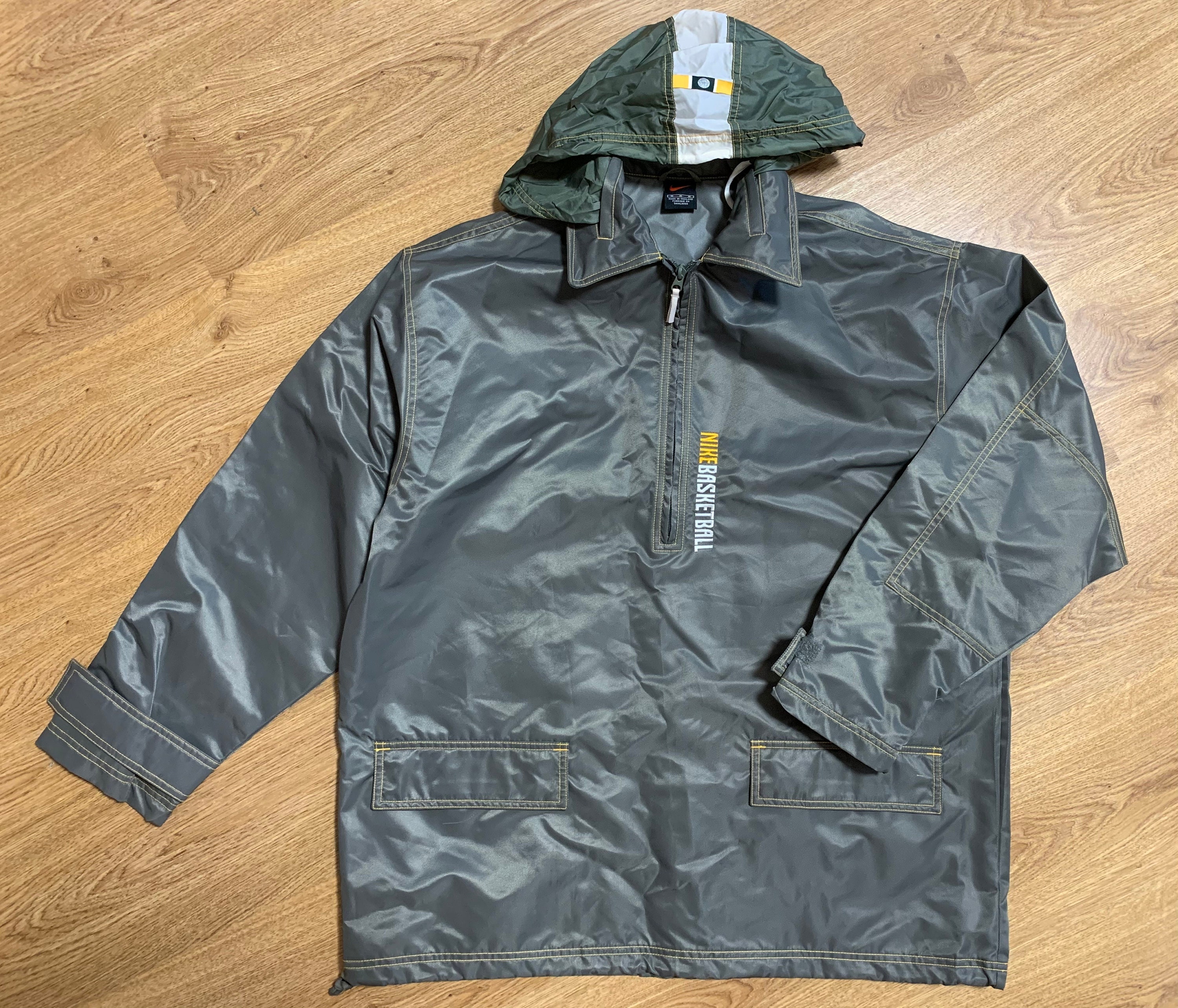 90’s Nike nylon jacket tec basketball 90's Nike nylon jacket tec basketball 90's Nike nylon jacket