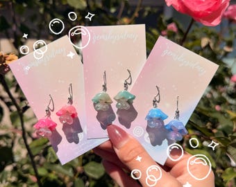 Pendientes de medusas lunares / Pendientes colgantes / Joyería hecha a mano / Regalo para ella / Océano / Criaturas marinas / Arte de medusas /