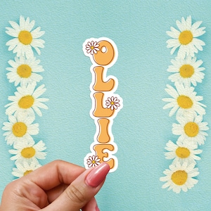 Pegatinas de vinilo impermeables personalizadas con texto y nombre, estilo retro hippie de los años 70, con flores y motivos de Groovy, regalos personalizados