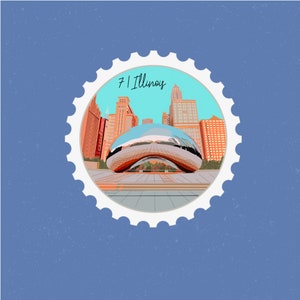 Puede incluir: Una postal de estilo vintage con una escultura de Cloud Gate plateada en Chicago, Illinois. La postal tiene un fondo azul con texto blanco y un borde blanco.